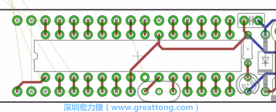 諧振器應(yīng)擺放在ATmega微控制器的針腳8、9和10旁邊，在共鳴器和微控制器中間的高頻信號(hào)線(xiàn)應(yīng)該要愈短愈好，此外，其它的信號(hào)線(xiàn)應(yīng)該要遠(yuǎn)離這個(gè)區(qū)域且配置在諧振器的下方，這樣做是為了防止不必要的無(wú)線(xiàn)電波干擾。